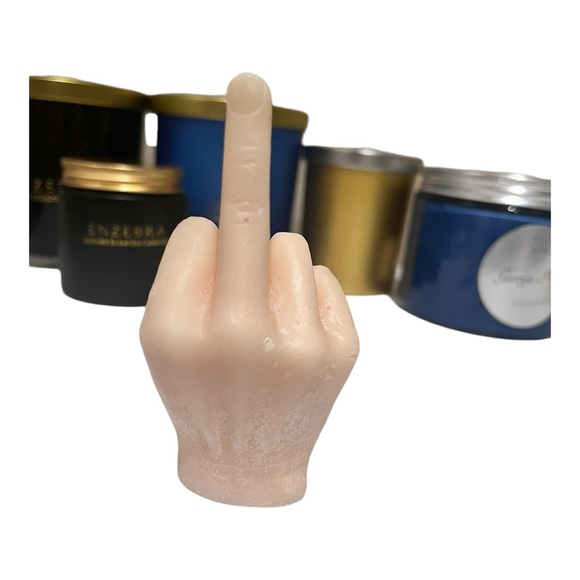 F*k you candle! This universal signal of understanding says it all - Picture 2 of 3